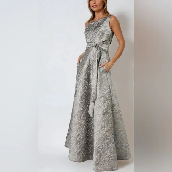 Rene Ruiz Collection Astmmetric Metallic One Shoulder Brocade Gown L17115 Size 6 - Picture 8 of 14